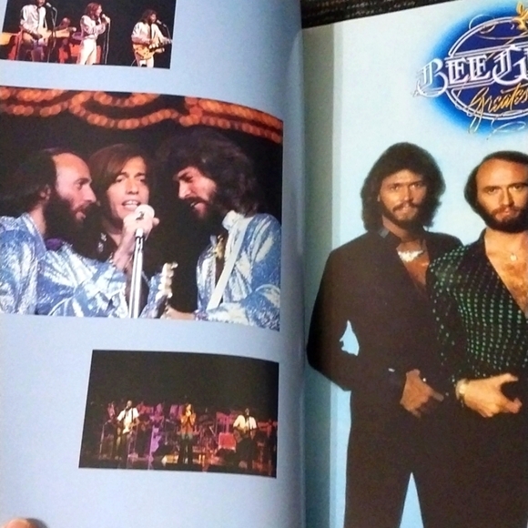 🔵BOGO FREE🔵 Vintage 1980 Bee Gees Greatest Music Song Book w Poster - Picture 3 of 8